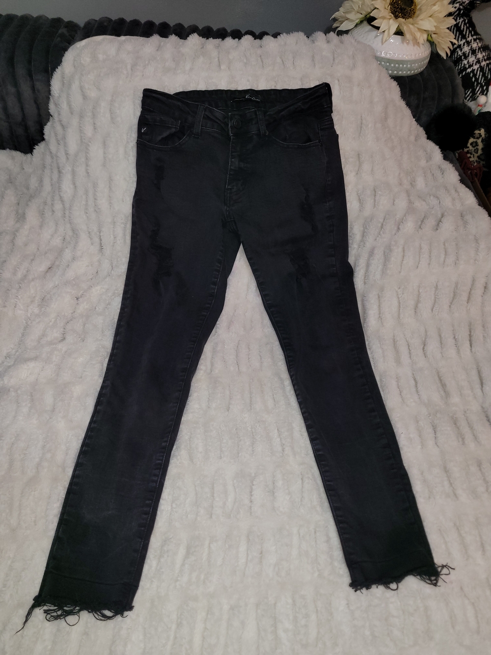 KanCan Black Skinny Jeans with Raw Hem..Says 9 but runs Smaller Imo..